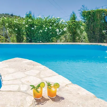 Holiday home Amazing In Rute With Kitchenette Zambra